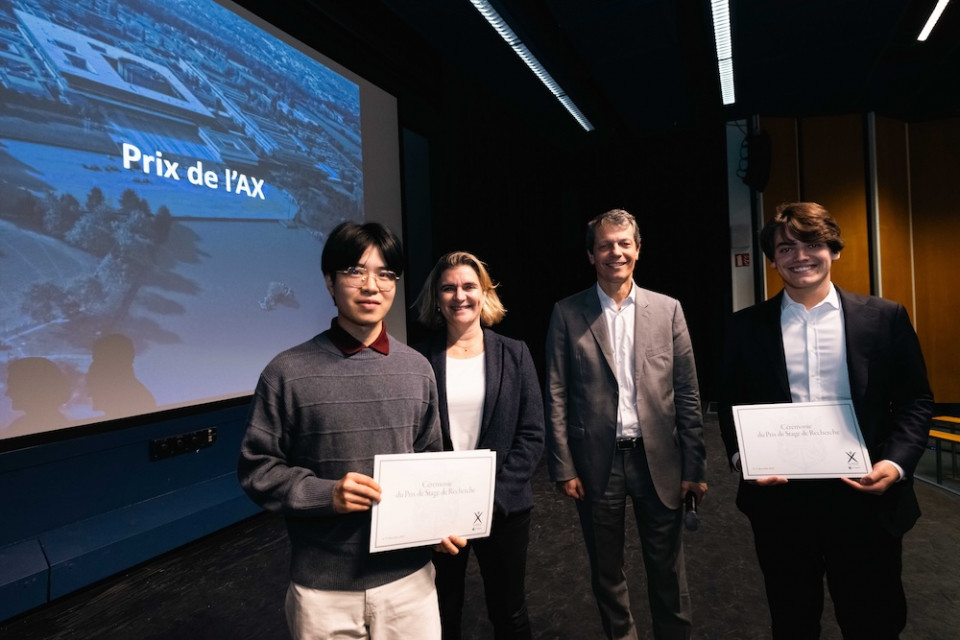 Prix de l&rsquo;AX (&agrave; gauche) et de la FX (&agrave; droite) &ndash; cr&eacute;dit photo &copy; J&eacute;r&eacute;my Barande