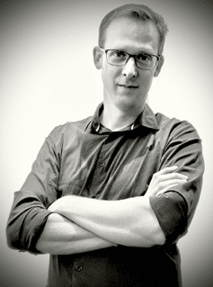 Une image contenant Visage humain, personne, habits, portrait

Le contenu généré par l’IA peut être incorrect.