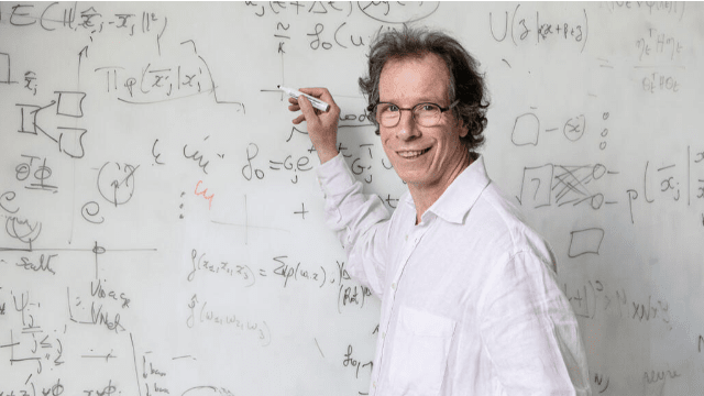 Stéphane Mallat (X81), mathématicien et acteur phare de l’intelligence artificielle, reçoit la médaille d’or 2025 du CNRS