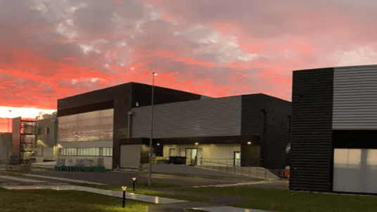 Visite  du site leader mondial dans la production du vaccin contre la grippe (Sanofi Val de Reuil)  suivi de la découverte du château du Champ de Bataille